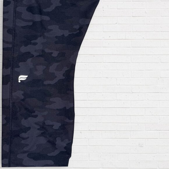 FABLETICS Black Camo Print Ankle Cropped Leggings Mesh Pockets Size XL - Picture 3 of 4